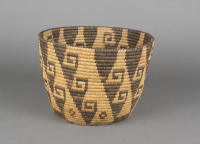 Pima%20artist%2C%20%3Cb%3E%3Ci%3E%20Basket%3C%2Fi%3E%3C%2Fb%3E%2C%20ca.%201900%2C%20willow%20and%20natural%20dyes%2C%20Gift%20of%20Captain%20Homer%20T.%20Shaver%2C%20no%20known%20copyright%20restrictions%2C%2055.232